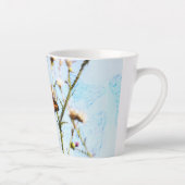 Tasse Latte Papillon Monarque sur le chardon violet Bush (Droite)