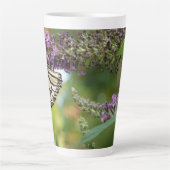 Tasse Latte Papillon Monarque sur papillon pourpre Bush (Devant)