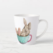 Tasse Latte pâques heureux ! mignon lapin d'aquarelle assis (Droite)