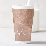 Tasse Latte Parties scintillant métal Rose or personnalisé<br><div class="desc">Personnalisez facilement cette tasse en latte à motif rose en or brossé et en faux parties scintillant glamour avec votre propre nom personnalisé.</div>