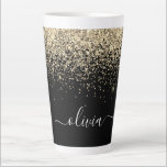 Tasse Latte Parties scintillant Noir Or Script Monogramme Nom<br><div class="desc">Faux noir et or Foil Metallic Sparkle Parties scintillant Script Monogramme Nom Tasse de café en latte. Cela rend le cadeau parfait pour 16 ans,  mariage,  douche nuptiale,  anniversaire,  baby shower ou bachelorette pour quelqu'un qui aime le luxe glam et les styles chic.</div>