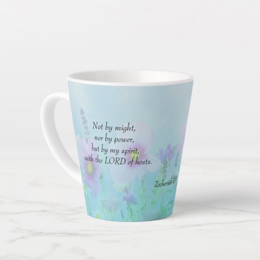 Tasse Latte Pas par Might - Zacharie 4:6 (Angle gauche)
