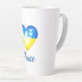 Tasse Latte Peace Dove Ukraine - Coeur du drapeau (Angle droit)