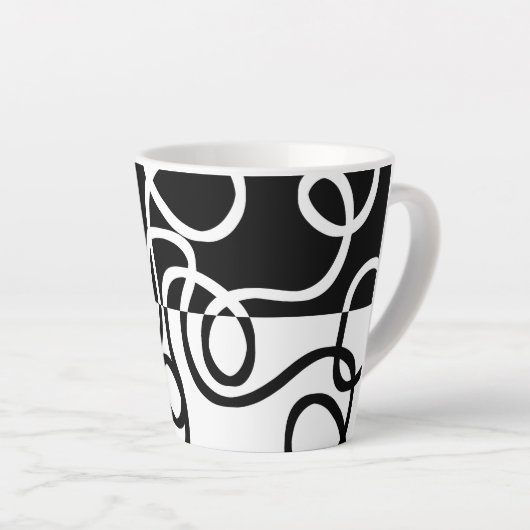 Tasse Latte Persuasion linéaire I : Abstrait noir et blanc (Angle droit)