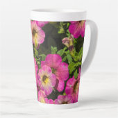 Tasse Latte Pétunias roses (Angle droit)