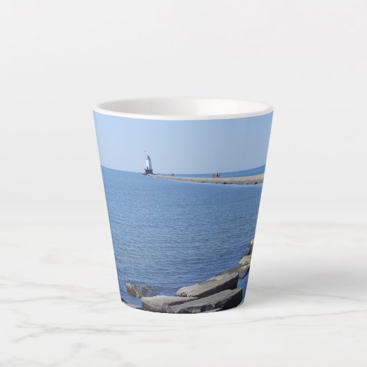 Tasse Latte Phare de North Pierhead, Ludington, MI (Devant)
