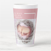 Tasse Latte Photo bébé mignonne moderne | Rose et blanc | Devi (Devant)