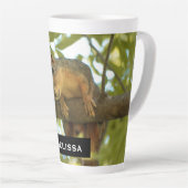 Tasse Latte Photo nature d'écureuil mignonne et curieuse (Angle droit)