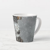 Tasse Latte Pic Downy en neige - Photo originale (Angle droit)