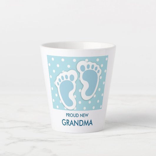 Tasse Latte Pieds Bébé Bleu Cute - Grand-mère Fière (Devant)