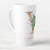 Tasse Latte Pine de Noël Berries rouges Monogramme Y Nom (Angle gauche)