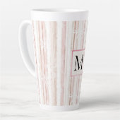 Tasse Latte Pink White Snowflakes Stripes Monogram (Angle gauche)