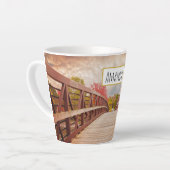 Tasse Latte Pont rustique en bois dans le pays (Angle gauche)