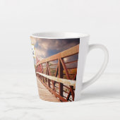 Tasse Latte Pont rustique en bois dans le pays (Droite)