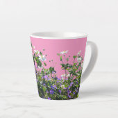 Tasse Latte Poussière d'anémone et de géranium. Musique en lat (Angle droit)