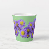 Tasse Latte Poussière Michaelmas Daisy. Musique verte en latte (Devant)