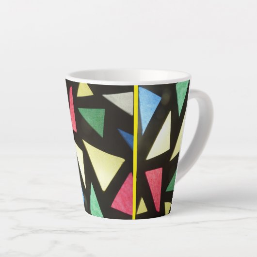 Tasse Latte Poussière Motif En Verre Tiré. Musique latte jaune (Angle droit)