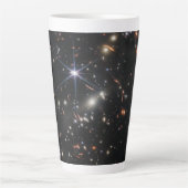 Tasse Latte Premier champ profond de l'univers de James webb (Devant)
