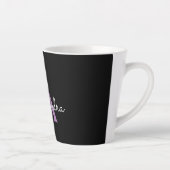 Tasse Latte Purple Black Script Girl Nom du monogramme (Droite)