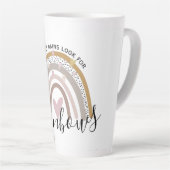 Tasse Latte quand il pleut, il pleut à la recherche d'arcs-en- (Angle droit)