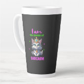 Tasse Latte Queen of sarcasm fun cat (Angle gauche)
