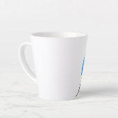 Tasse Latte Queue de Swallowtail sur fond Bleu & Jaune, modèle (Angle gauche)