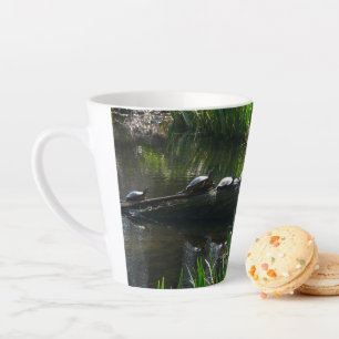 Tasse Latte Rangée de tortues photo de la nature verte