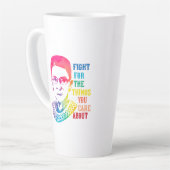 Tasse Latte RBG Lutte Pour Les Choses Qui Vous Intéressent (Angle gauche)