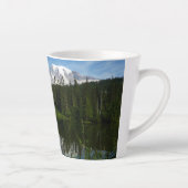 Tasse Latte Réflexion du lac Rainier avec Fleurs sauvages (Droite)