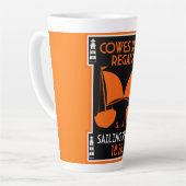 Tasse Latte Régate de yachts de Cowes Isle of Wight (Angle gauche)