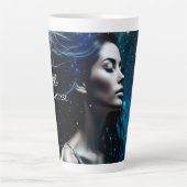 Tasse Latte Respirer et libérer | Belle Femme Ethérée (Devant)