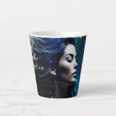 Tasse Latte Respirer et libérer | Belle Femme Ethérée (Devant)