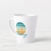 Tasse Latte Retro Sunset 74 Vintage en détresse (Angle gauche)