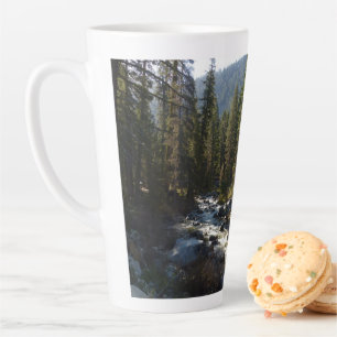 Tasse Latte Rivière Kaweah dans le parc national de Sequoia