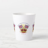 Tasse Latte Roi Charles III Couronne de couronnement et drapea (Devant)