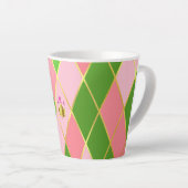 Tasse Latte Rose et vert élégants Monogrammé Argyle (Angle droit)