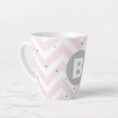 Tasse Latte Rose pastel chevron et monogramme gris points (Angle gauche)