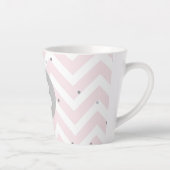 Tasse Latte Rose pastel chevron et monogramme gris points (Droite)