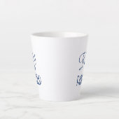 Tasse Latte Script bleu chic Cinquante et FABULEUX! Anniversai (Devant)