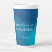 Tasse Latte Seneca : Concentrons-nous sur l'avenir, ne tombez  (Devant)