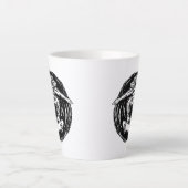 Tasse Latte Skater légendaire faisant du ski de fond en milieu (Devant)