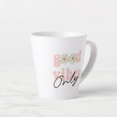 Tasse Latte Slogan hippie des années 70 de Good Vibes (Angle droit)