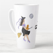 Tasse Latte Sorcière avec un chat orange sur un Broomstick (Angle gauche)