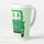 Tasse Latte St Patrick's Day Gnomes dans un camion (Angle droit)