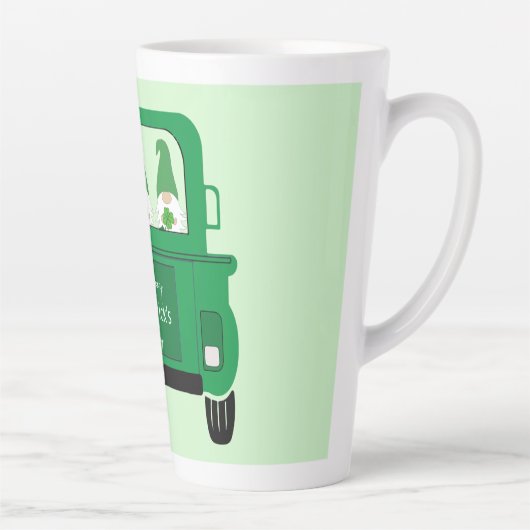 Tasse Latte St Patrick's Day Gnomes dans un camion (Droite)