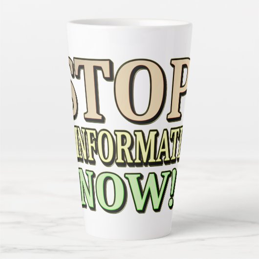 Tasse Latte "STOP MISINFORMATION" Mignonne conception. Command (Devant)