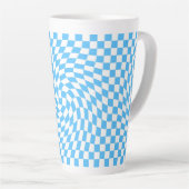 Tasse Latte Style Warped À damiers Motif Bleu & Blanc (Angle droit)
