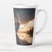 Tasse Latte Surreal Reflective Sphere With Sunset Clouds Over  (Droite)