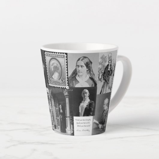 Tasse Latte Susan B Anthony Collage Féministe (Angle droit)