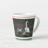 Tasse Latte Swan avec de jeunes cygnes mignons Design Latte Mu (Angle droit)